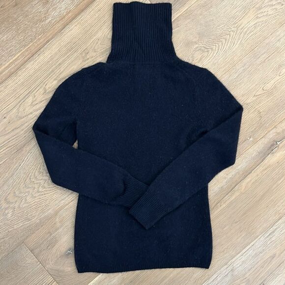 J. Crew 100% Cashmere Navy Blue Sweater (XS) - Picture 3 of 3